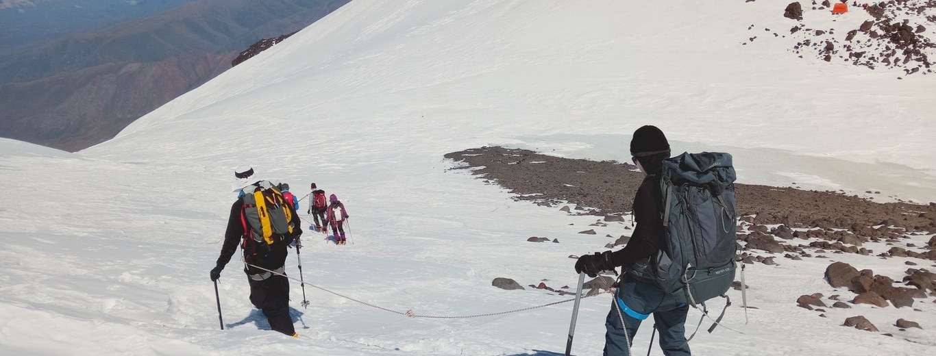 climbers on elbrus